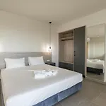 Sky-high Penthouse W. Stunning Views - 03 *