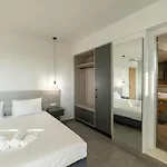 Sky-high Penthouse W. Stunning Views - 03 *
