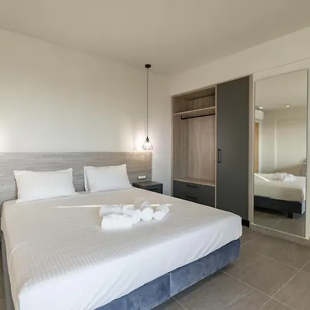 Sky-high Penthouse W. Stunning Views - 03 *