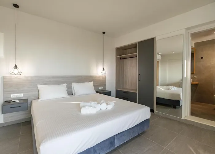 Sky-high Penthouse W. Stunning Views - 03 *