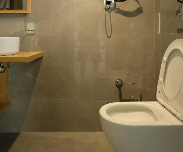 Sky-high Penthouse W. Stunning Views - 03 *