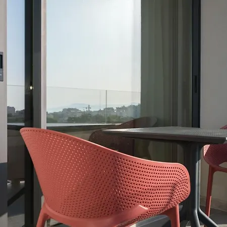 Sky-high Penthouse W. Stunning Views - 03 *